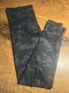 Spanx Look at Me Now Leggings in Black Camo
